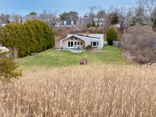 18 Dexter Avenue, Sandwich, MA 02563