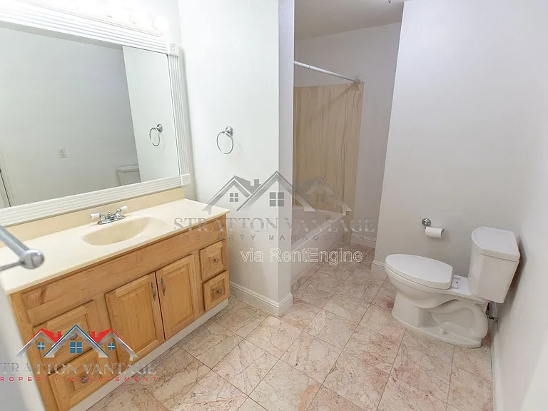 1970 N Hartford St #62 — Photo 22