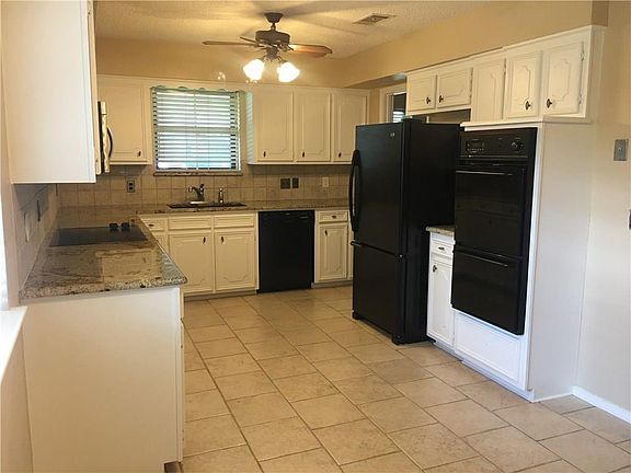2nd image of 2108 Parkhaven Dr