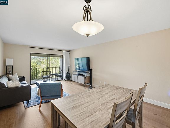 3rd image of 628 Via Casitas
