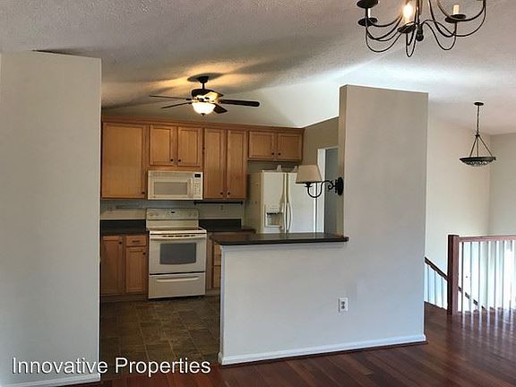 5th image of 724 Hillcrest Dr