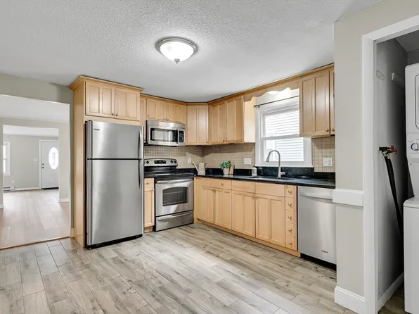 140 Madison Ave, Arlington, MA 02474
