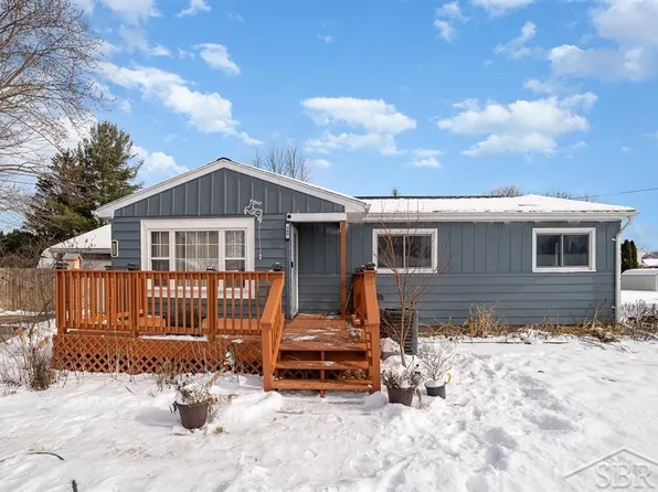 309 Southlawn Dr, Auburn, MI 48611