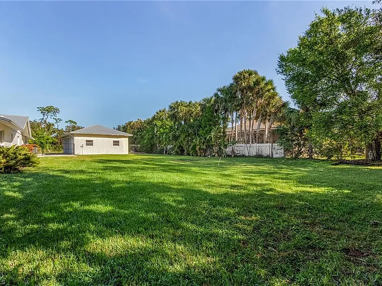 2950 Coach House Ln — Photo 32