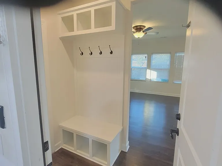 4637 Collingham Dr — Photo 7
