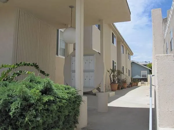 1 bed, 820 sqft, $3,050 — Photo 3