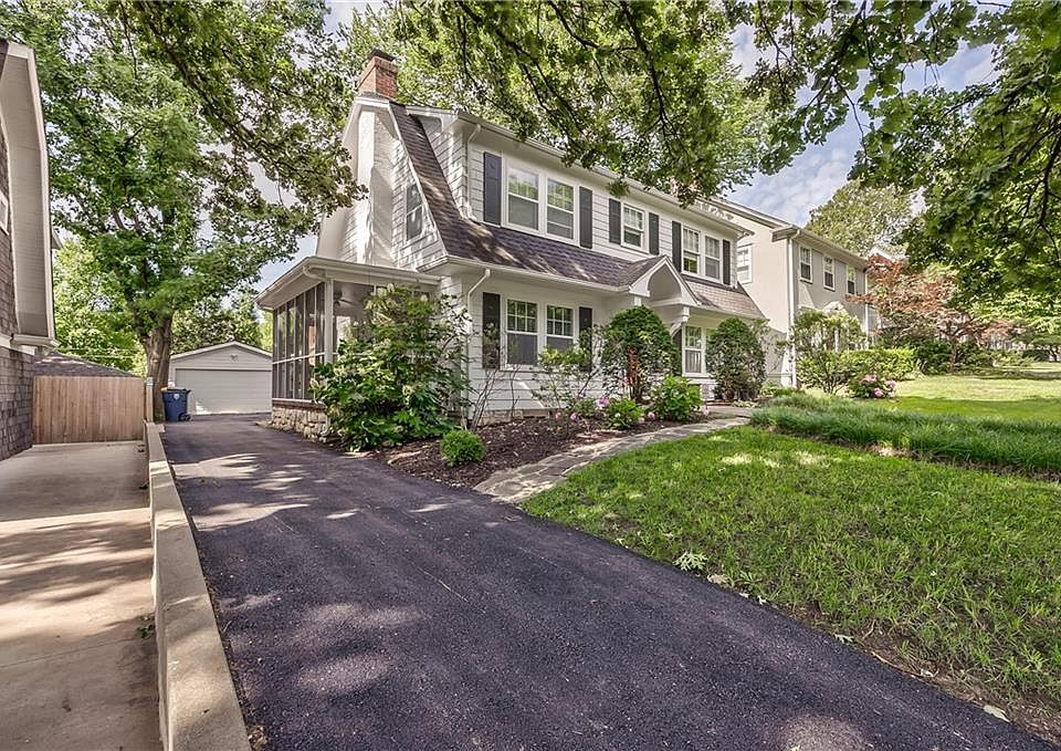 105 W 67th Ter, Kansas City, MO 64113 | Zillow