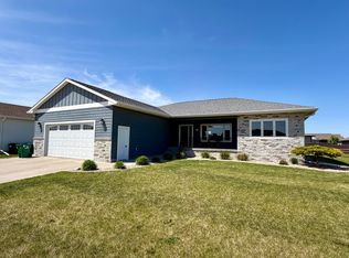 1812 Snead Ave, Mitchell, SD 57301