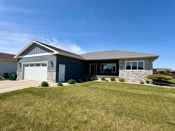 1812 Snead Ave, Mitchell, SD 57301
