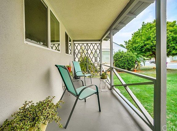 5th image of 3826 Lomina Ave