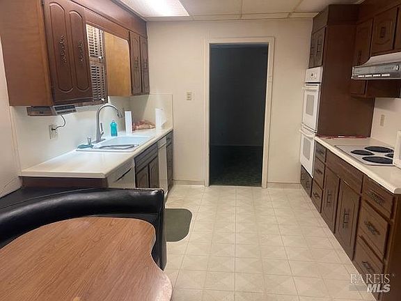 3rd image of 515 Russell Street