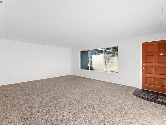 4th image of 10905 NE 11th Ave