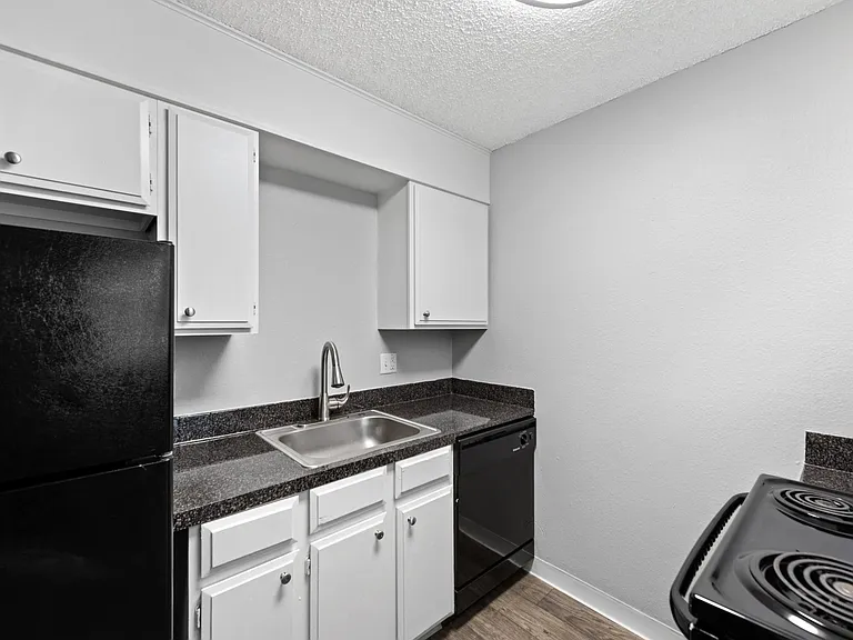 The Wesley Apartments — Photo 6