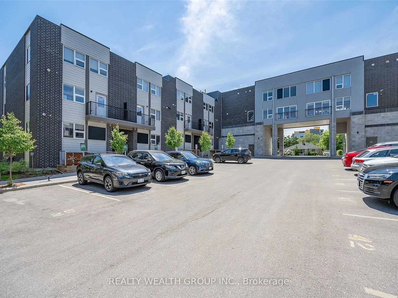 5 bed, $3,100 — Photo 2