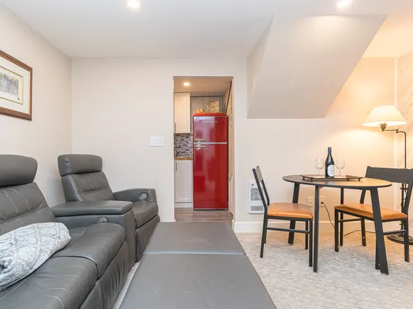 (undisclosed Address), Saanich, BC V8X 3L6