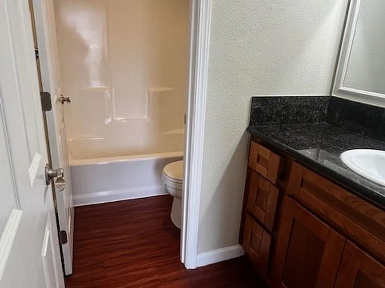 Carmel Woods Apartments — Photo 100