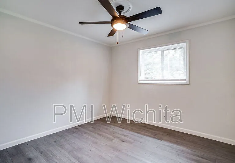 420 W Mahoney Dr — Photo 8