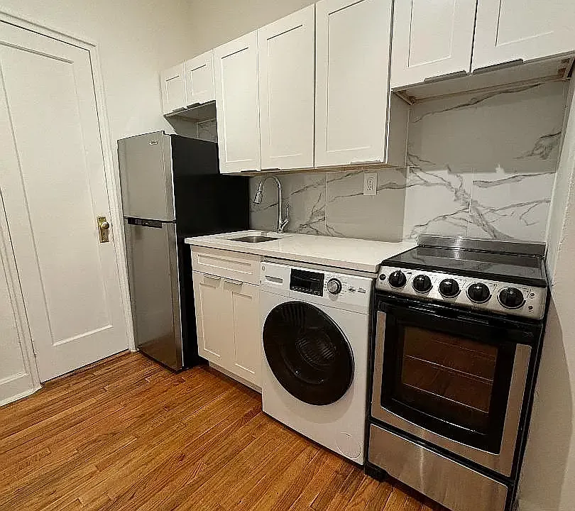 232 E 95th St #3B