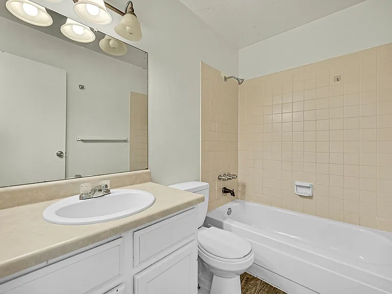 1051 Mazatlan Cir #D — Photo 20