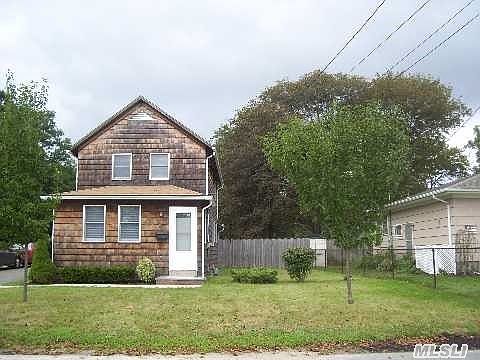 1st image of 215 E Lakewood St