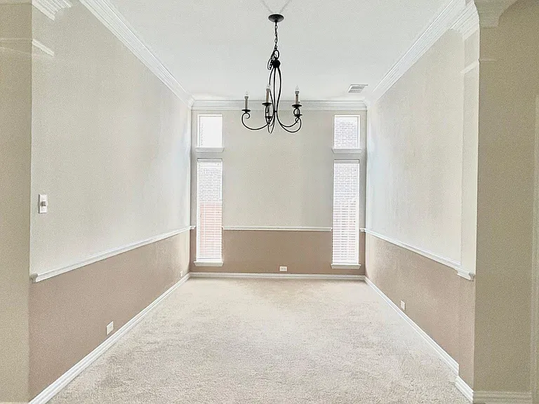 604 Peacock Dr — Photo 12
