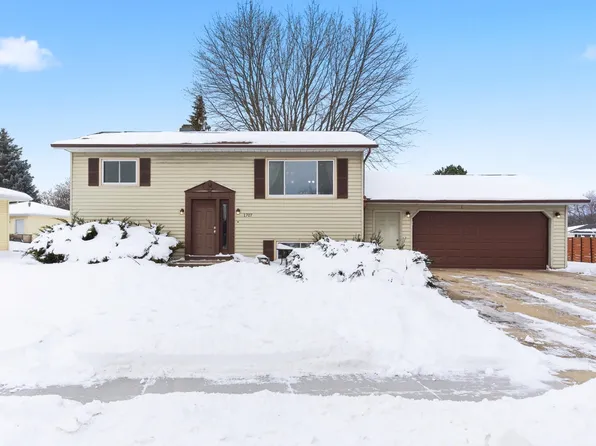 1707 Schaefer Cir, Appleton, WI 54915