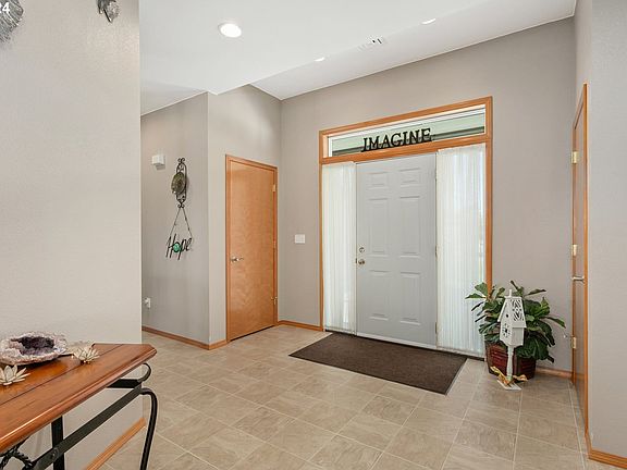 Entrance/Foyer