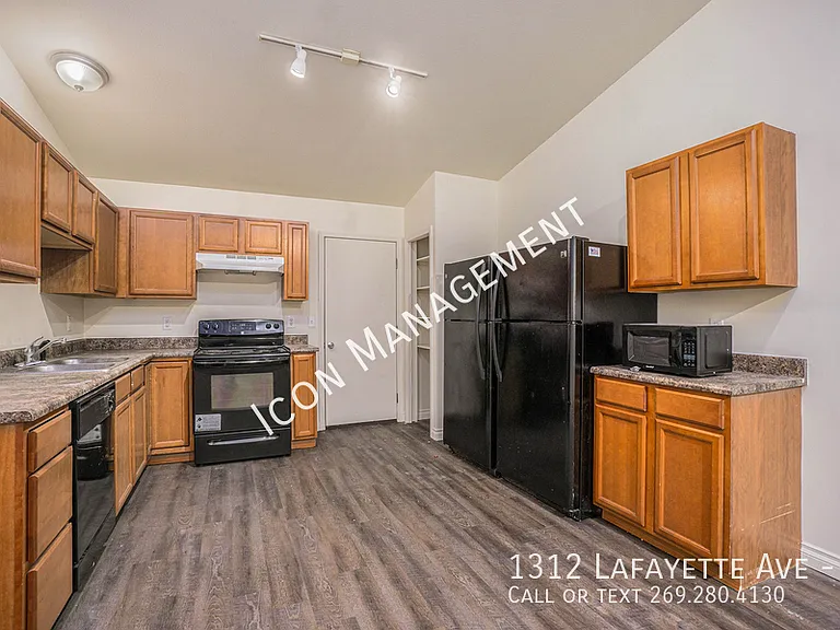 1312 Lafayette Ave #B — Photo 3