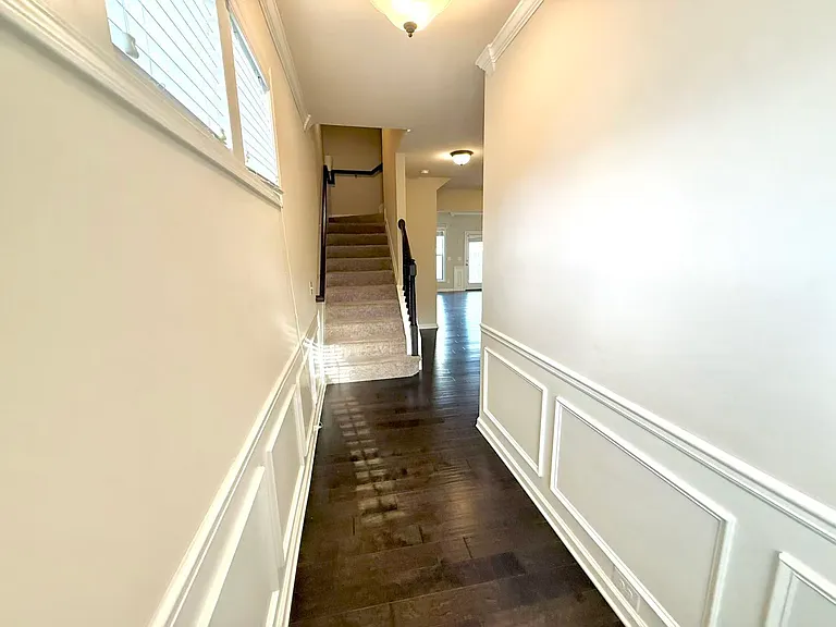 7075 Elmwood Ridge Ct — Photo 9