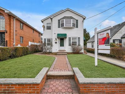 3319 205th St, BAYSIDE, NY, 11361