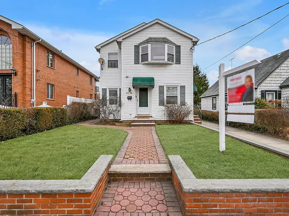 3319 205th St, Bayside, NY 11361
