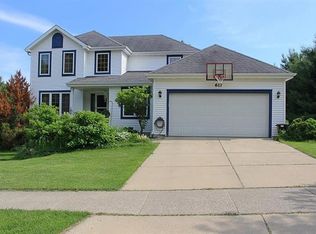 617 Bascom Hill Dr, Baraboo, WI 53913
