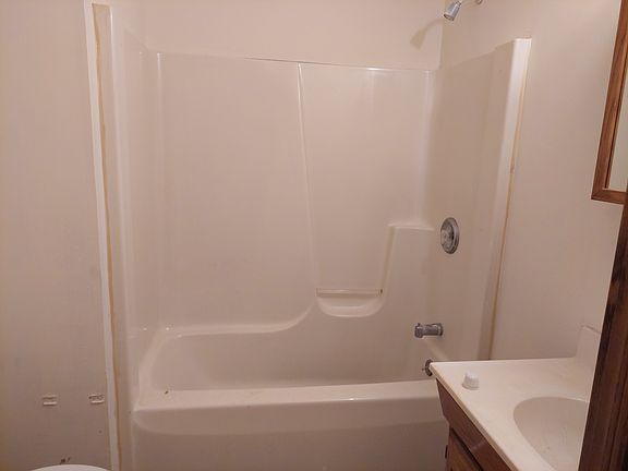 5th image of 930 S 8th St #B