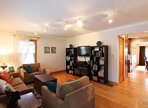 2nd image of 319 Prairie Ln