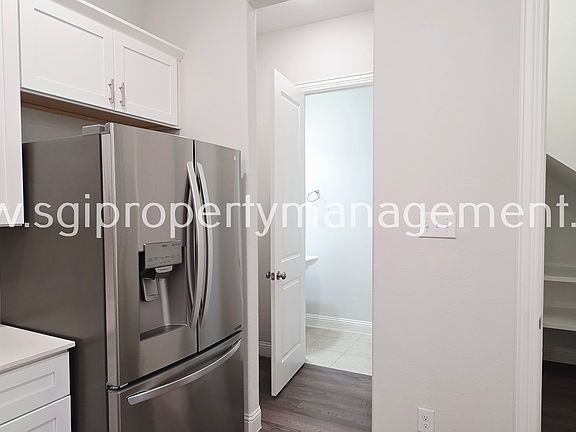 4th image of 1494 Windermere Way
