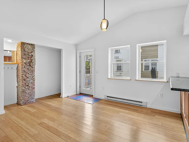 321 N Fulton St #1 — Photo 2