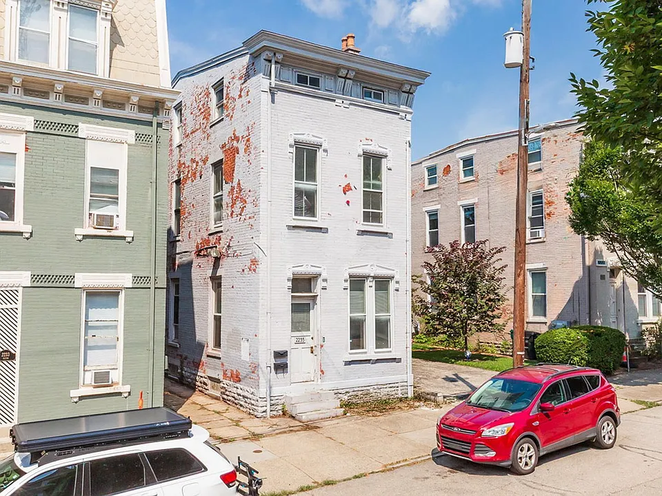 2235 Victor St #1B