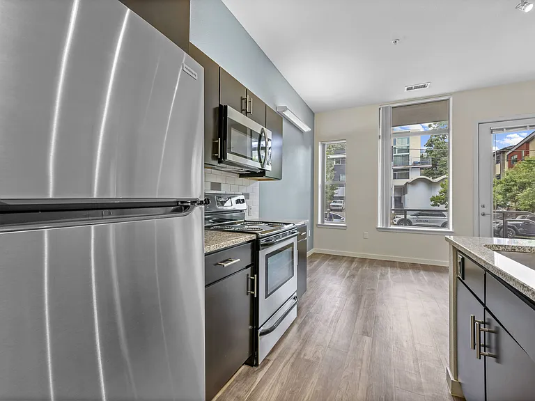 B Street Lohi Apartments — Photo 14