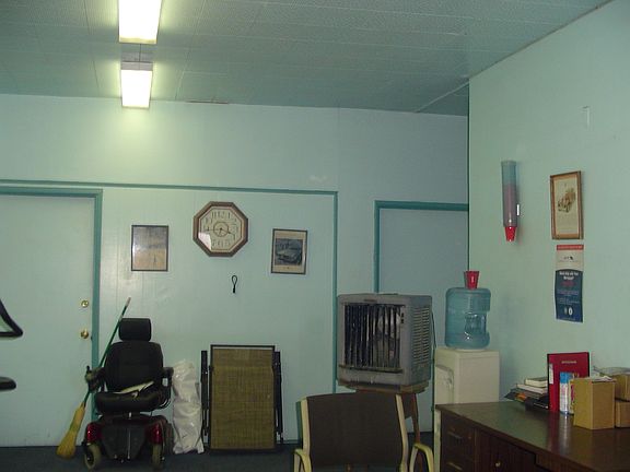 4th image of 15283 6th St