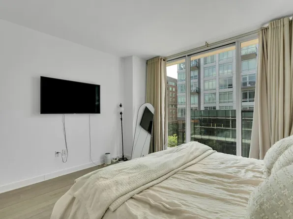 1200 Avenue At Port Imperial image 10 of 20