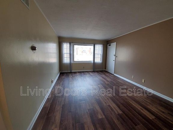2nd image of 305 S 47th St