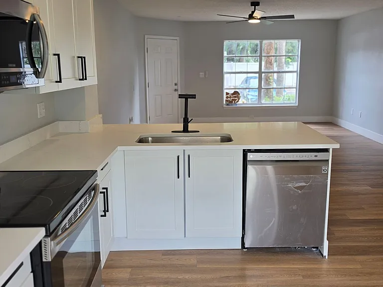 3651 N Goldenrod Rd #B105 — Photo 7