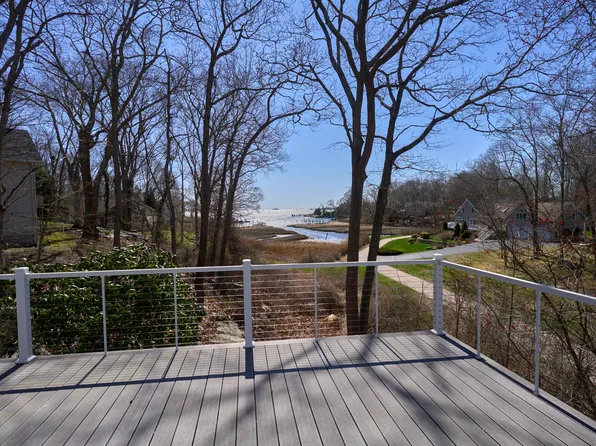 9 Money Point Road, Stonington, CT 06355