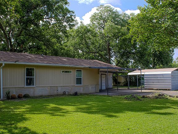 3rd image of 250 NW 9th St