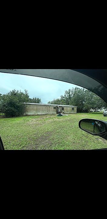 2nd image of 18290 Underwood Rd