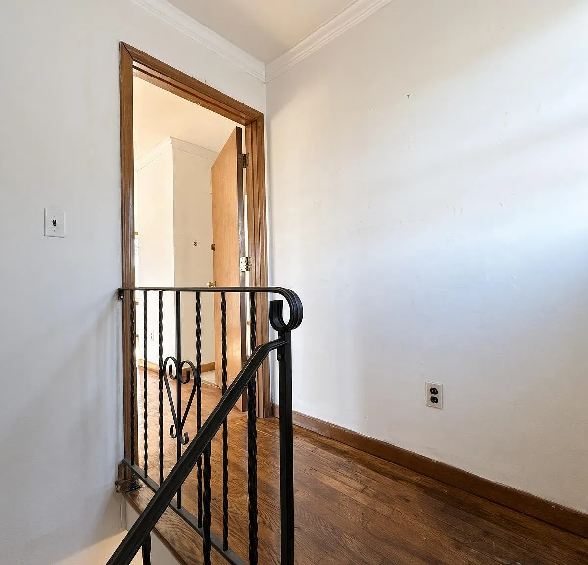 3 bed, 1.5 bath, $3,700 — Photo 2