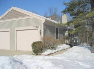 7106 Medallion Dr, Lansing, MI 48917