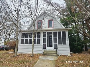 1715 19th St, Hazel Green, WI 53811
