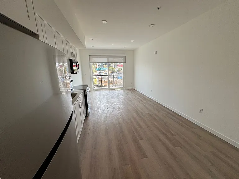 4015 Richmond St #305 — Photo 1