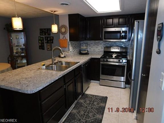 4th image of 556 Meredith Ln
